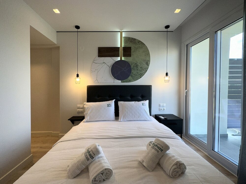 Фото Urban Elephant Suites