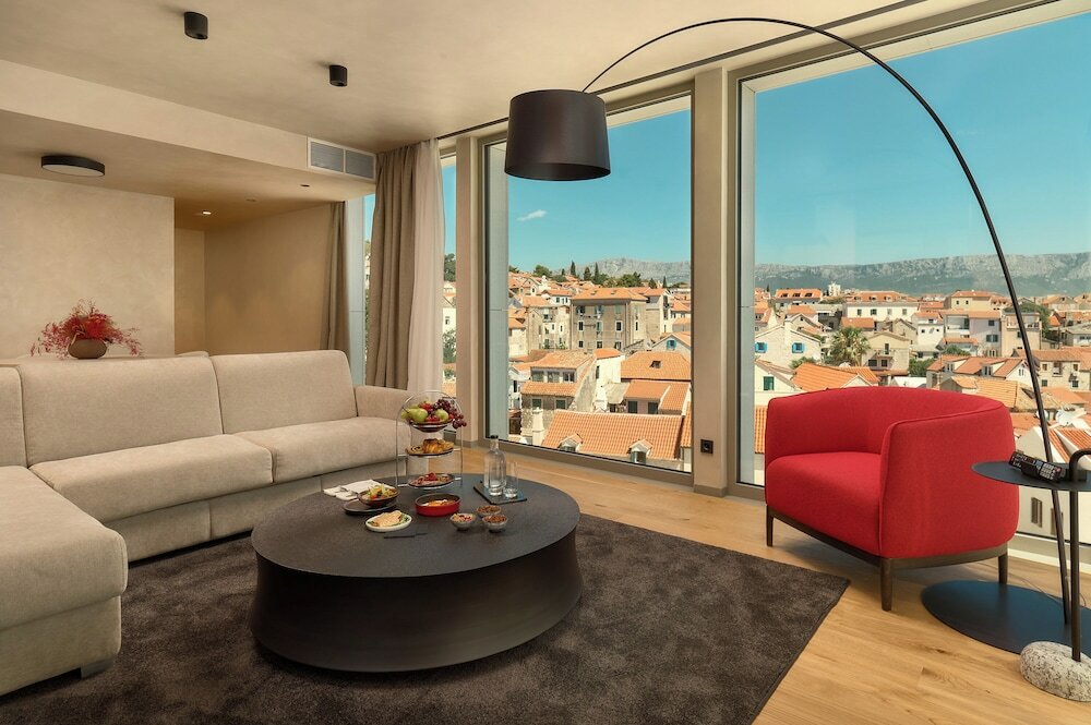 Фото Hotel Ambasador