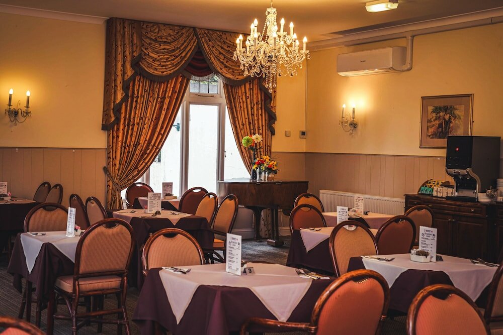 Фото The Grove Hotel