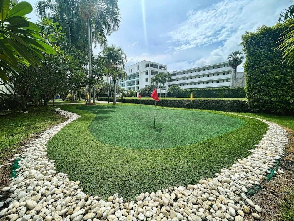 Фото The Old Phuket Karon Beach Resort