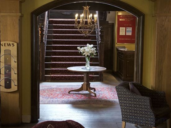 Фото The George of Colchester