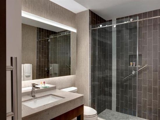 Фото Hyatt Place Las Vegas at Silverton Village