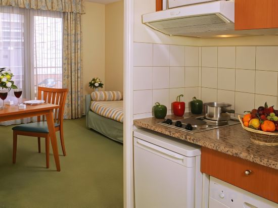 Фото Nice Promenade Residhome Aparthotel