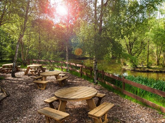 Фото Chevin Country Park Hotel & SPA