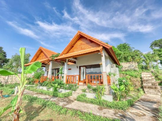 Фото Ayu Hill Bungalow