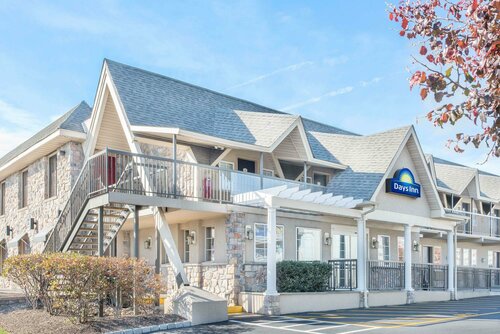 Внешний вид отеля Days Inn by Wyndham Springfield/Phil. Intl Airport в Тауншипе Спрингфилде, фото 3