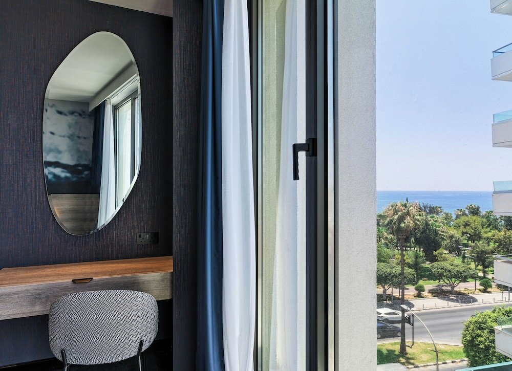 Фото NYX Hotel Limassol