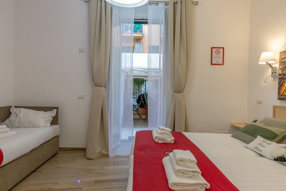 Фото Flatinrome Trastevere Deluxe Rooms