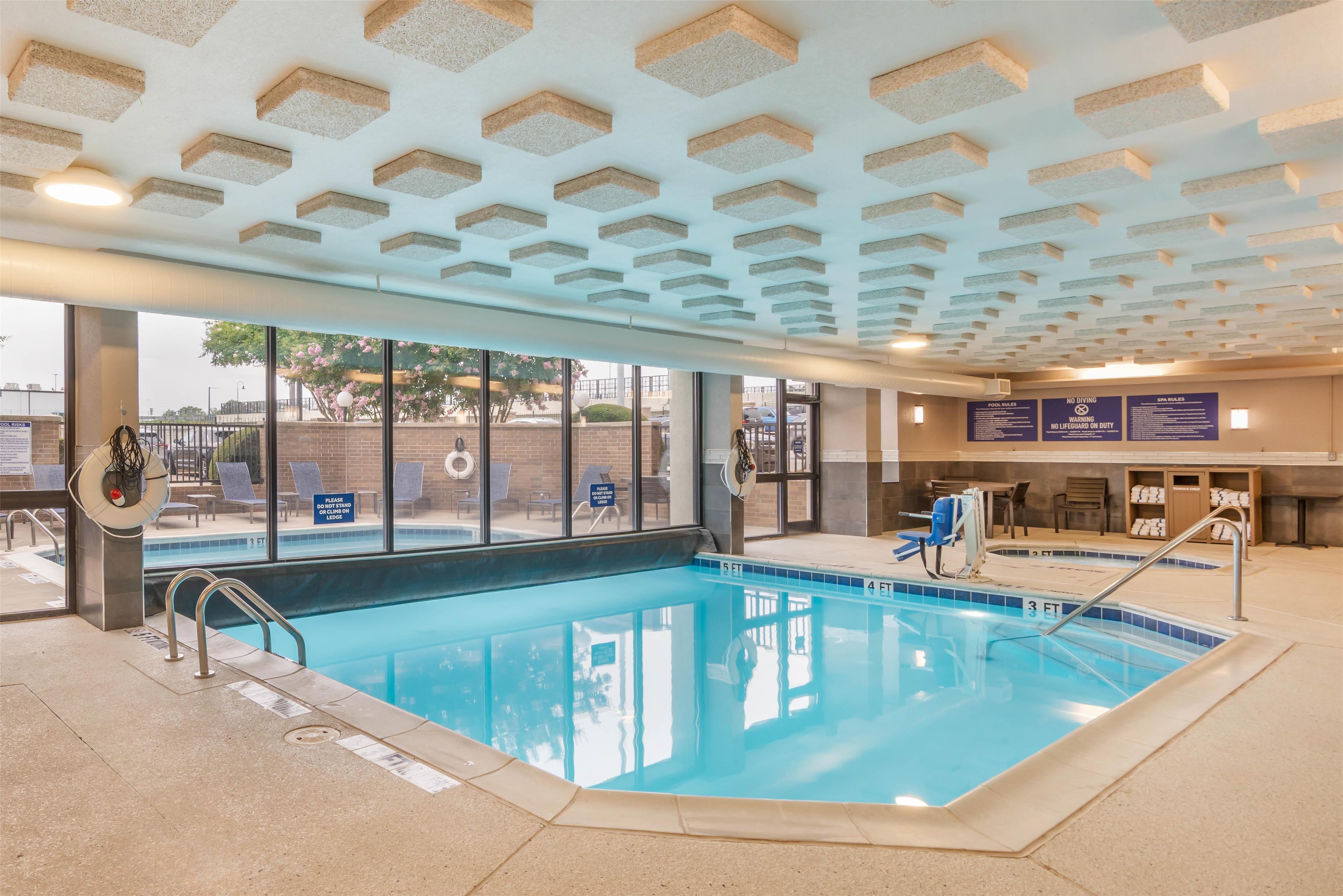 Фото Drury Inn & Suites Atlanta Morrow