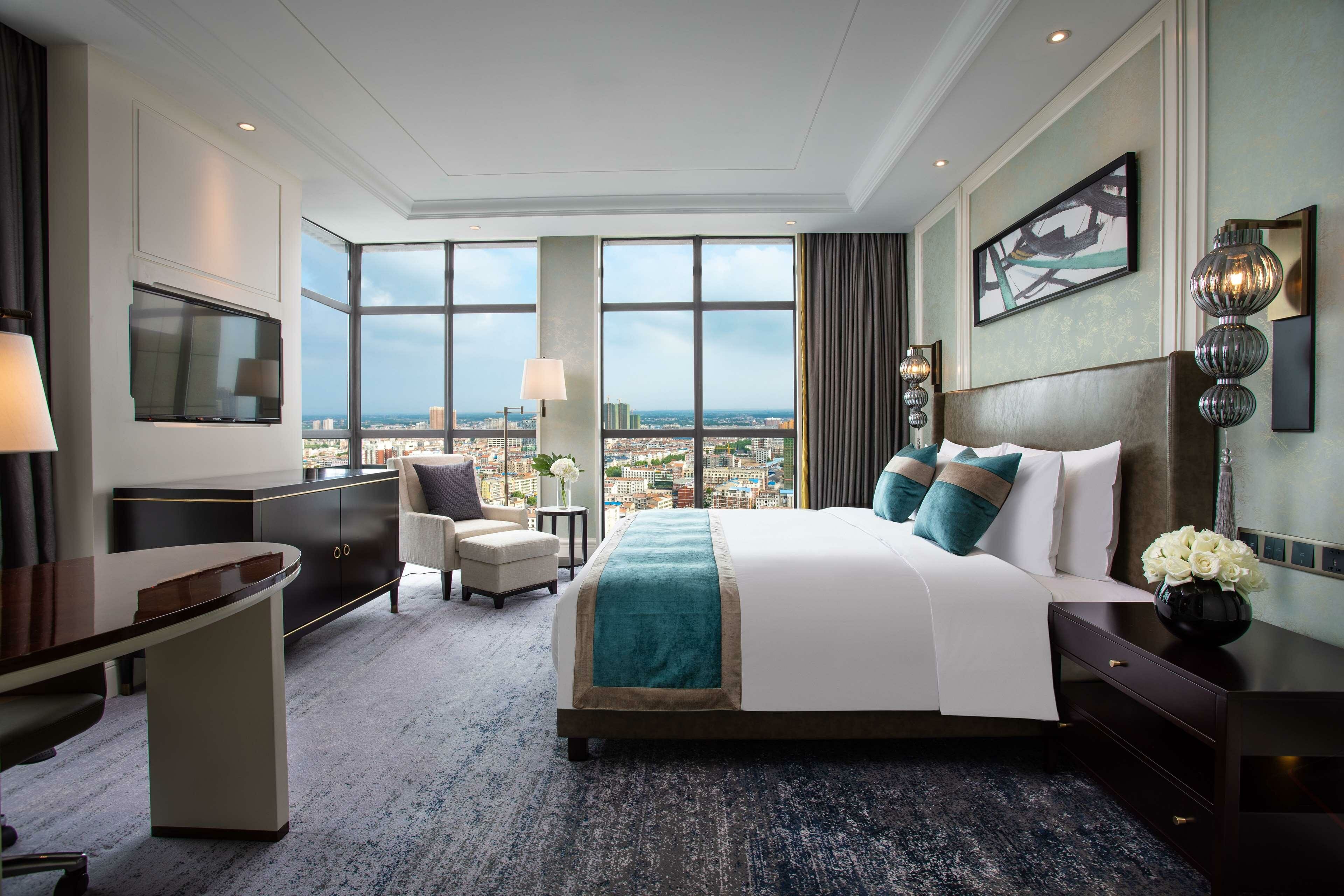 Фото Ramada Plaza Wuhan Huangpi