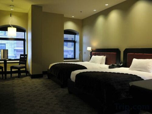 Внешний вид отеля Hôtel Place d'Armes в Монреале, фото 2