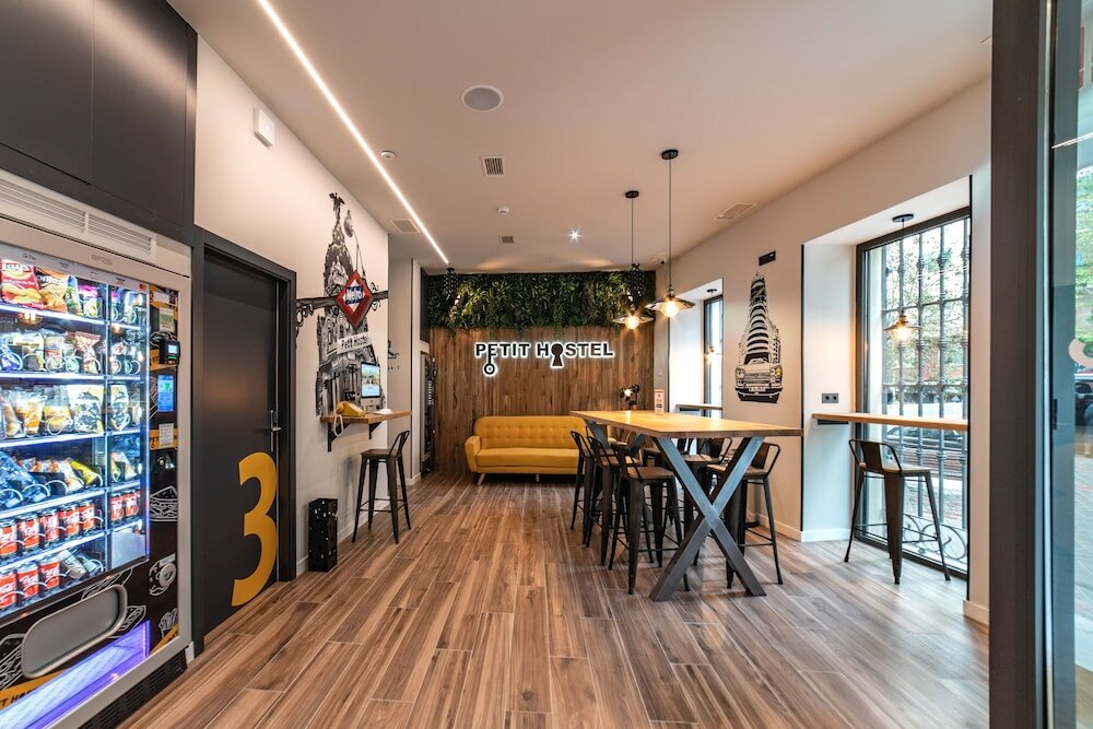 Фото Petit Hostel La Latina