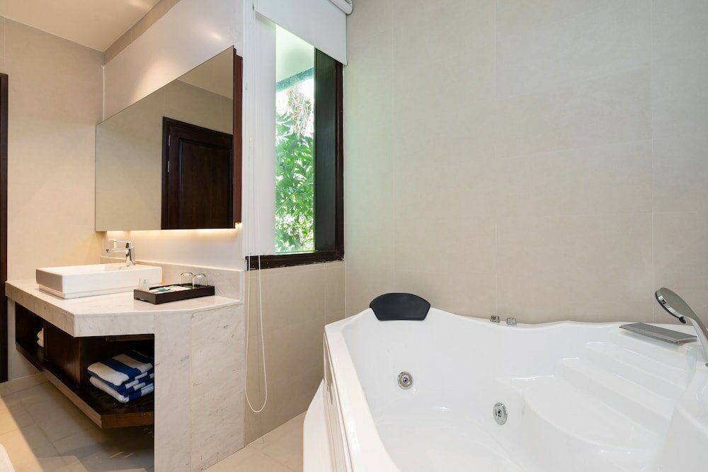 Фото Hoang Ngoc Beach Resort