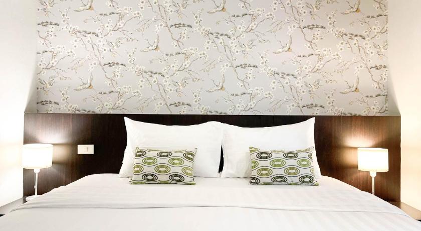 Фото 24 Inn Hotel