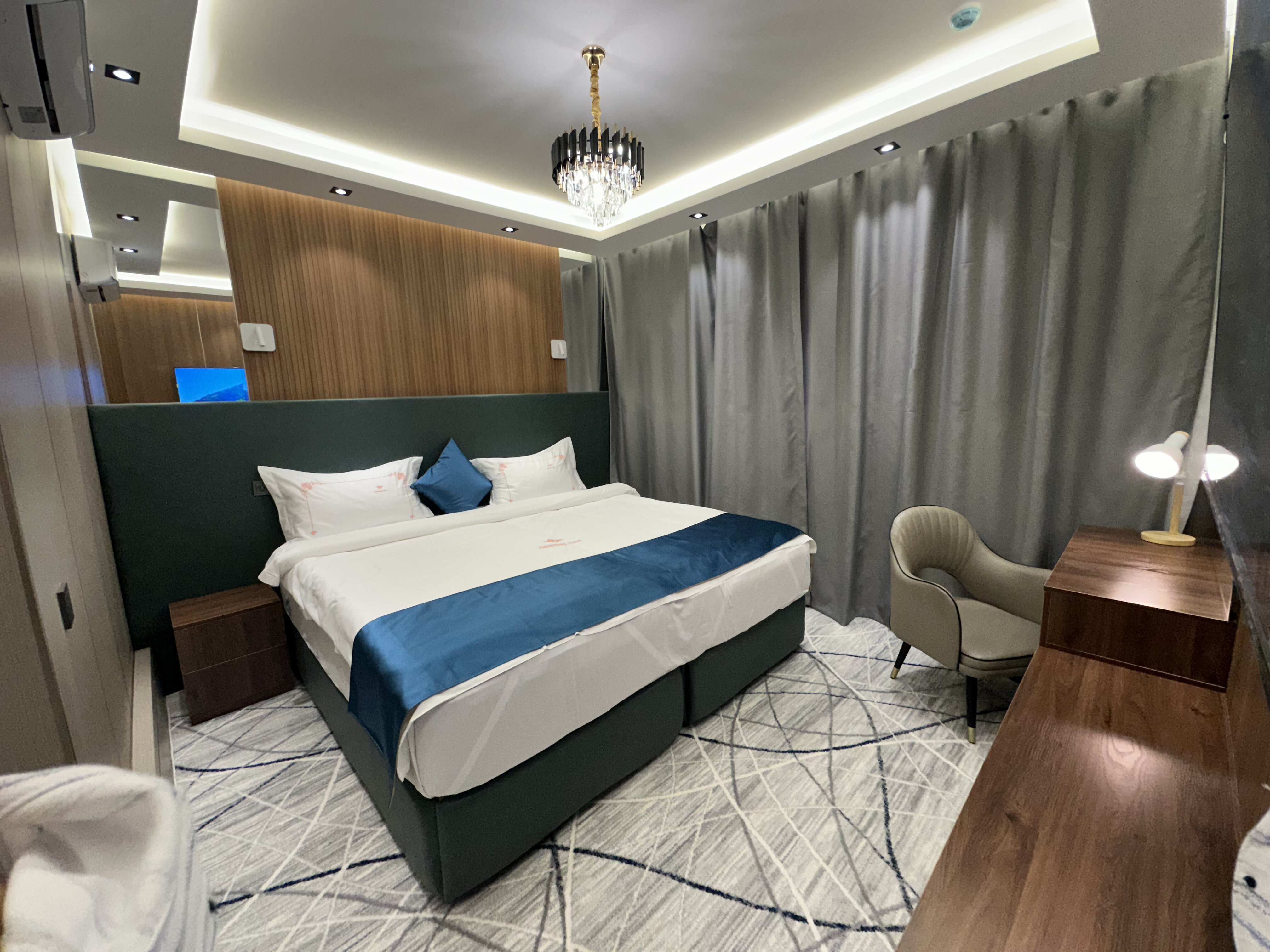 Фото Lakeside Hotel