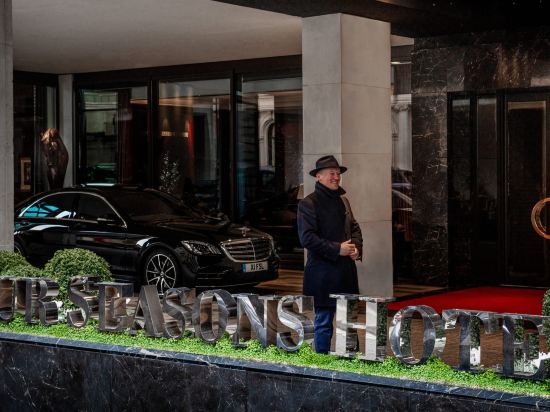 Фото Four Seasons Hotel London at Park Lane