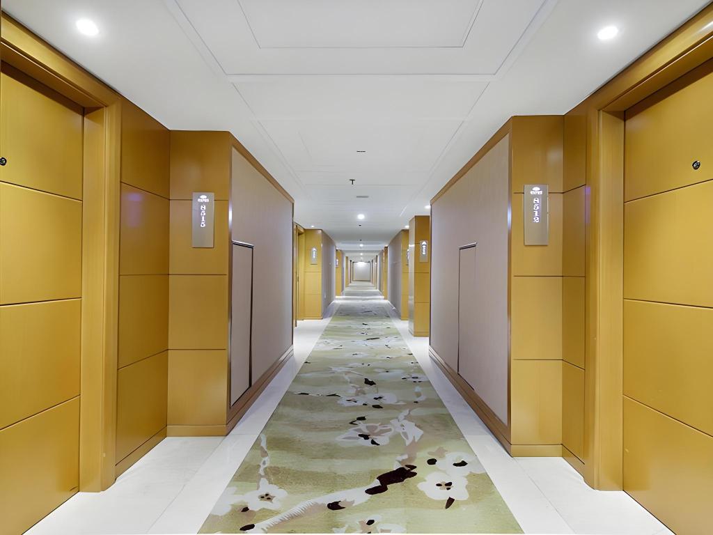 Фото Vienna Classic Hotel Hangzhou Linan