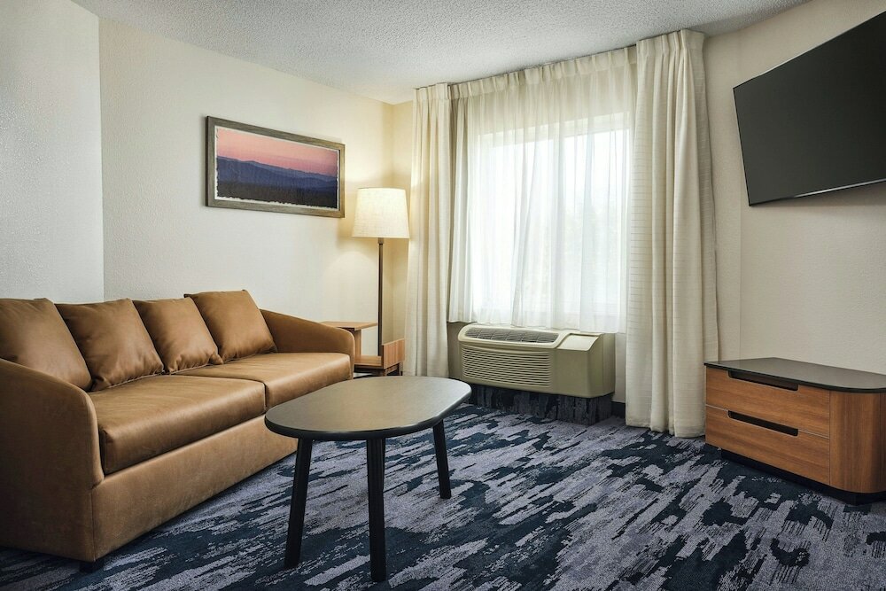 Фото Fairfield Inn & Suites by Marriott Gillette