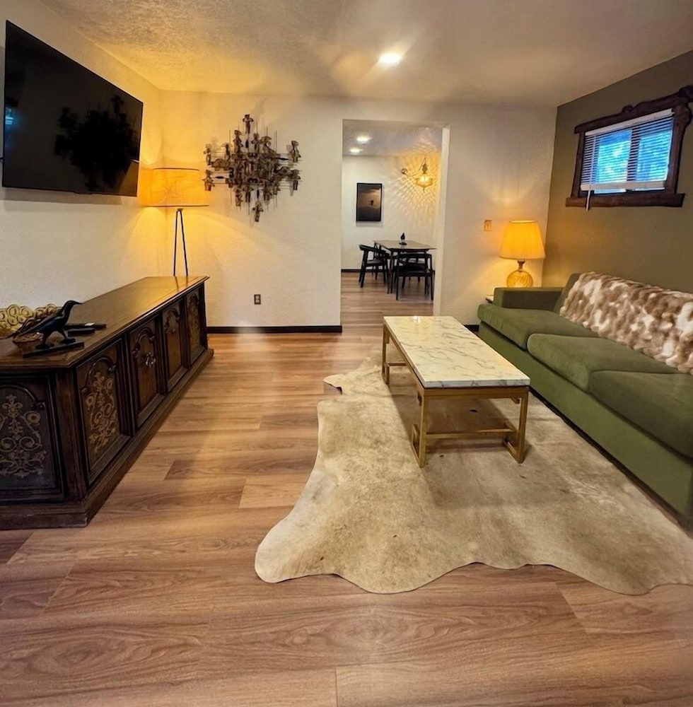 Фото Black Forest Lodge And Cabins