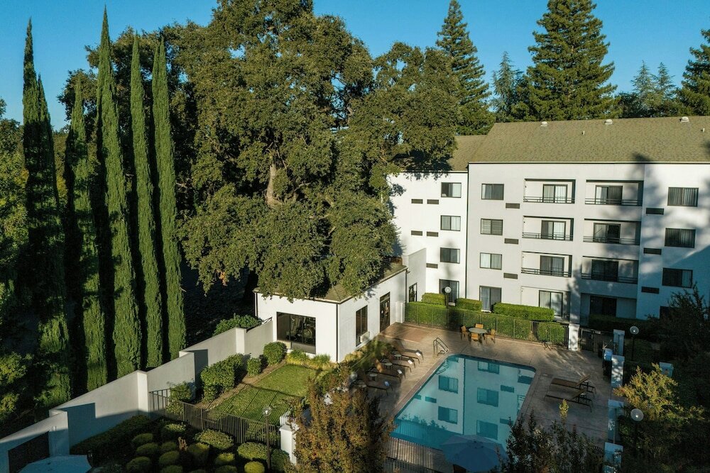 Фото Courtyard by Marriott Sacramento Airport Natomas