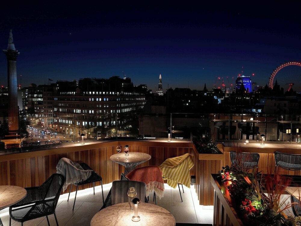 Фото The Trafalgar St. James London, Curio Collection by Hilton