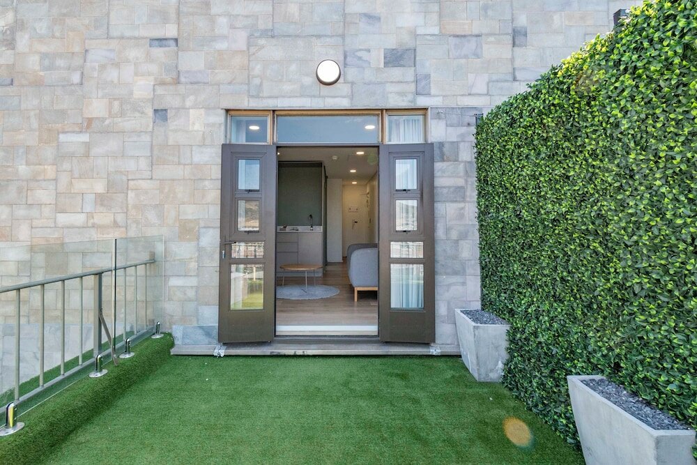 Фото Habitat Aparthotel by Totalstay