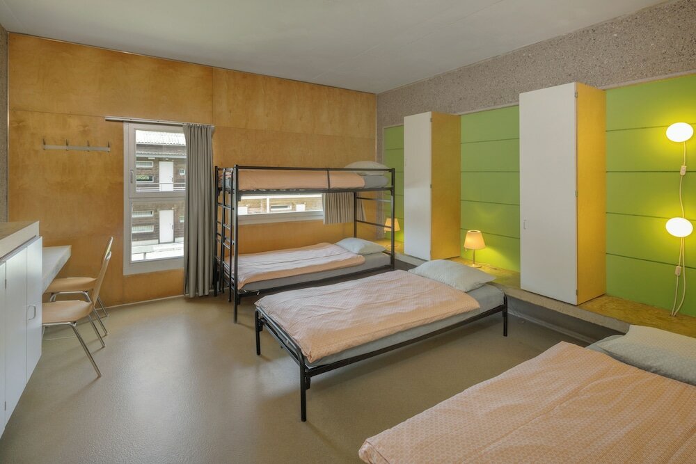 Фото Lausanne Youth Hostel Jeunotel