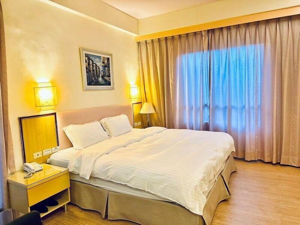 Фото Chientan Youth Hotel