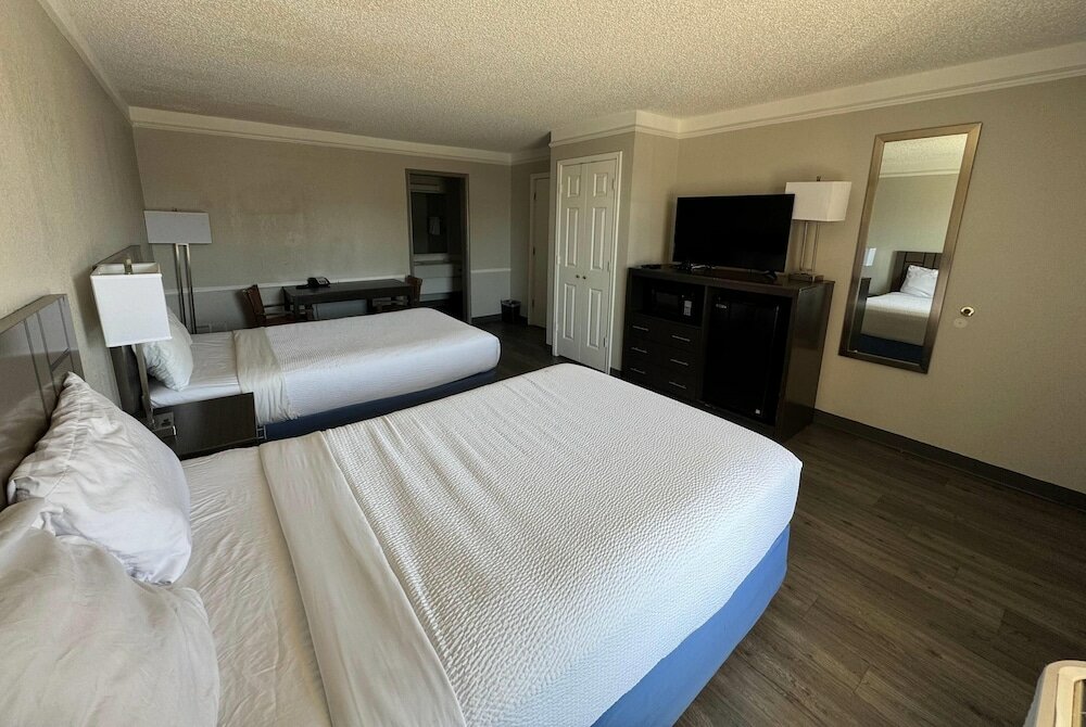 Фото Days Inn by Wyndham Georgetown