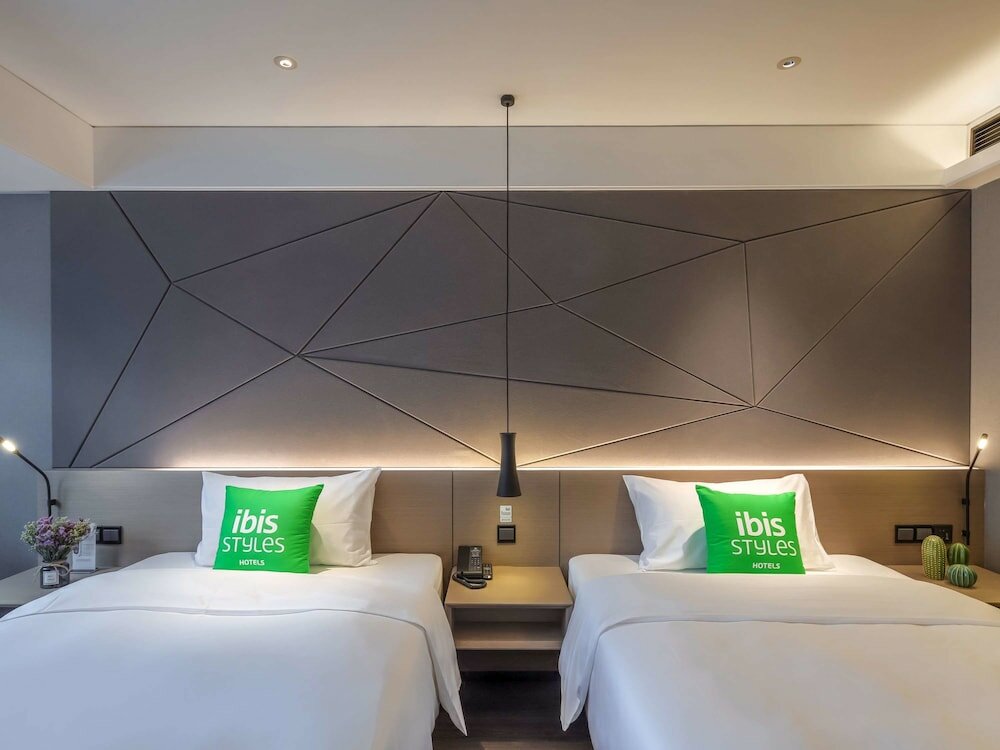 Фото Ibis styles Nanjing South Railway Station North Square Hotel
