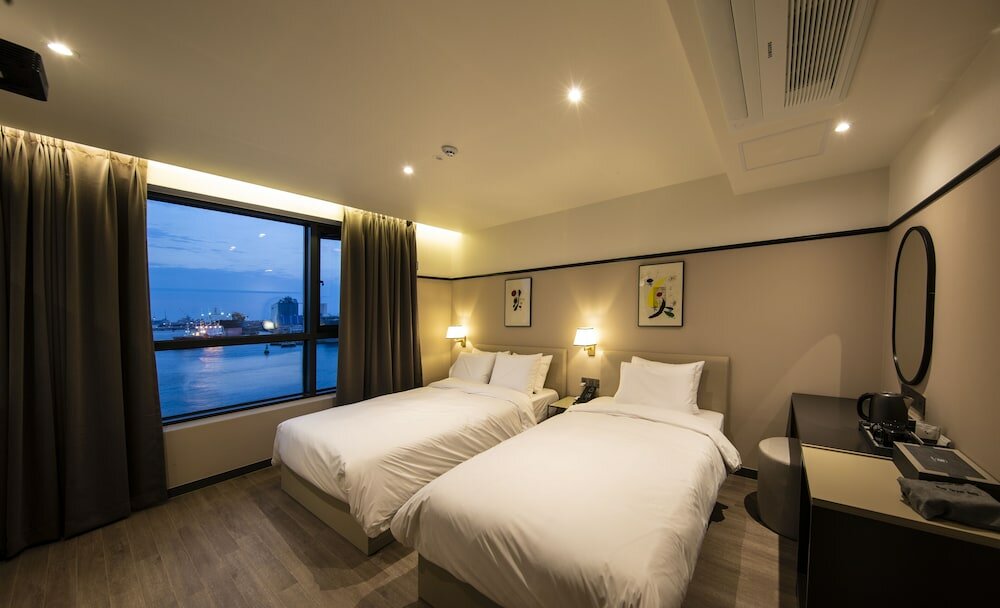 Фото Brown Dot Hotel - Jangsaengpo