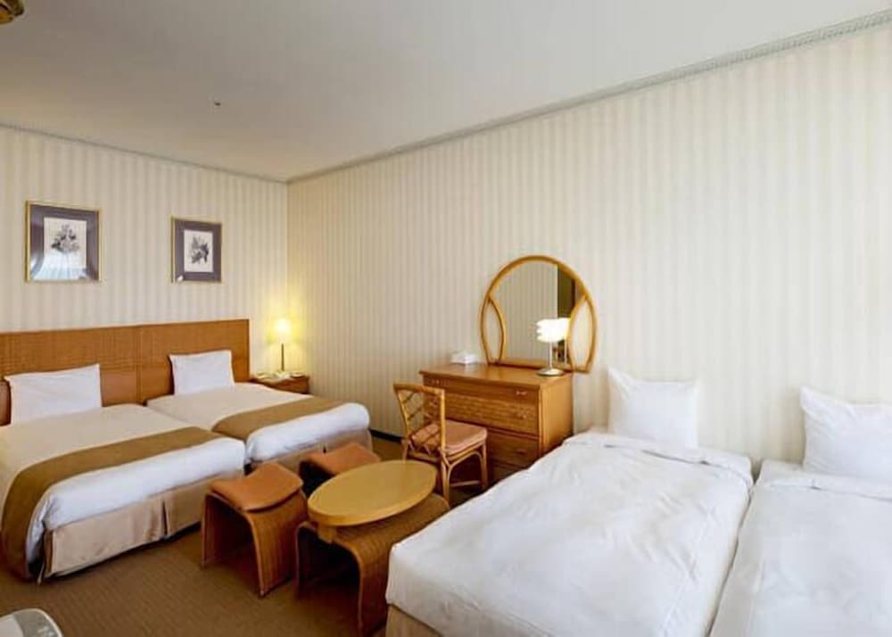 Фото Wakayama Marina City Hotel