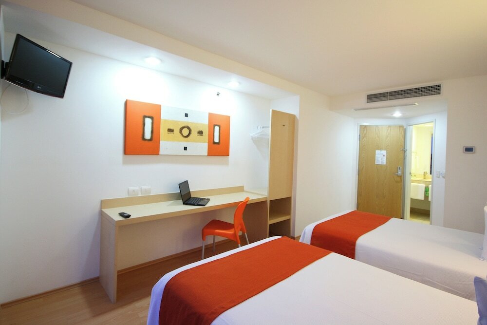 Фото One Guadalajara Centro Historico