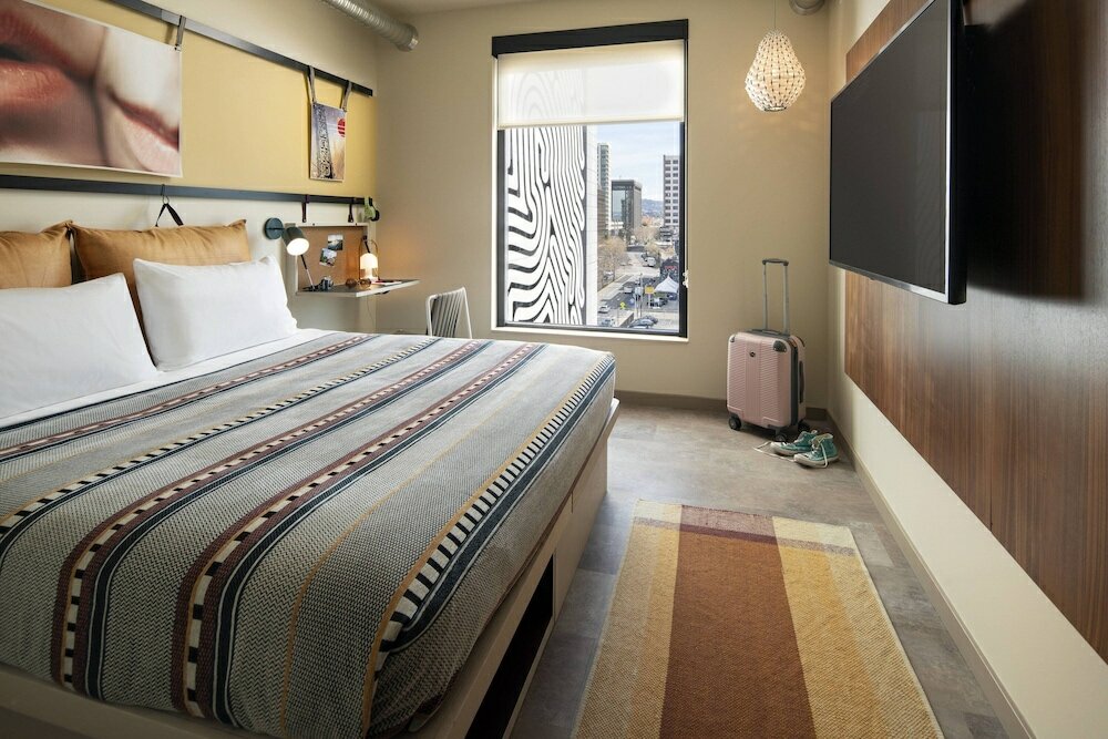 Фото Moxy Oakland Downtown