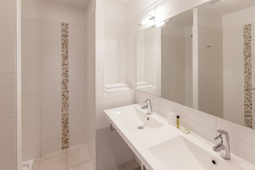 Гостиница Logis Hôtel Alienor в Лангоне