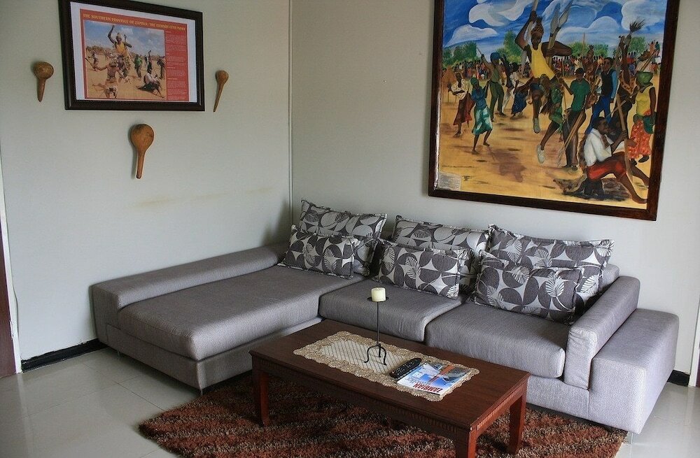 Фото Nomad's Court Lodge