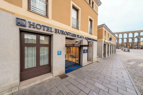 Внешний вид отеля Eurostars Plaza Acueducto в Сеговии, фото 3