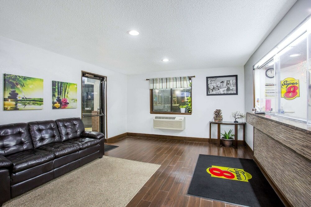 Фото Super 8 by Wyndham Franklin