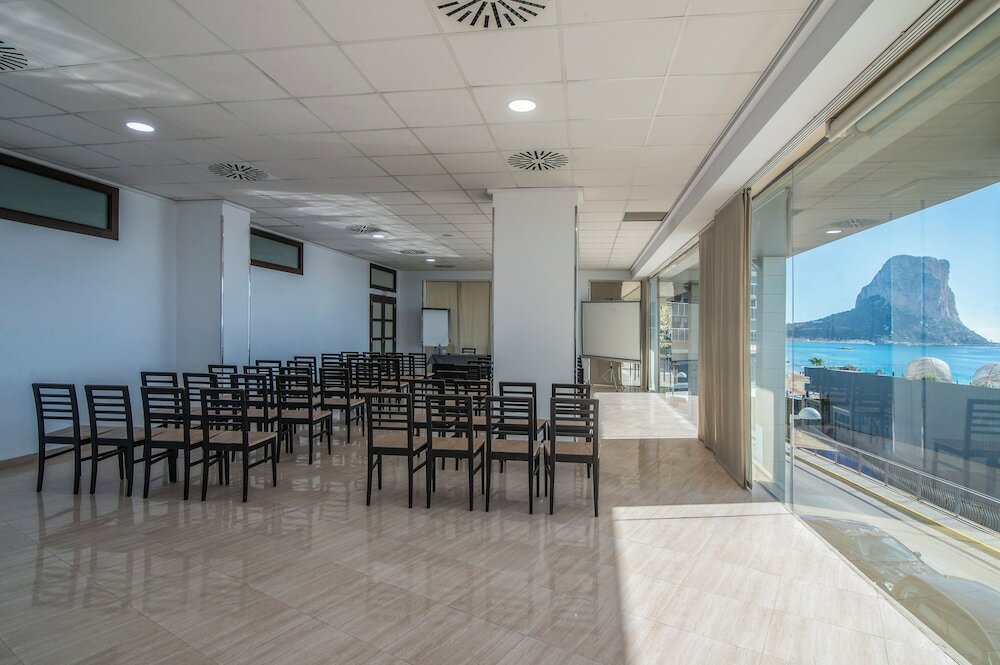 Фото Hotel Bahía Calpe by Pierre & Vacances