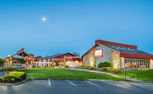 Гостиница Red Lion Hotel Kennewick Columbia Center