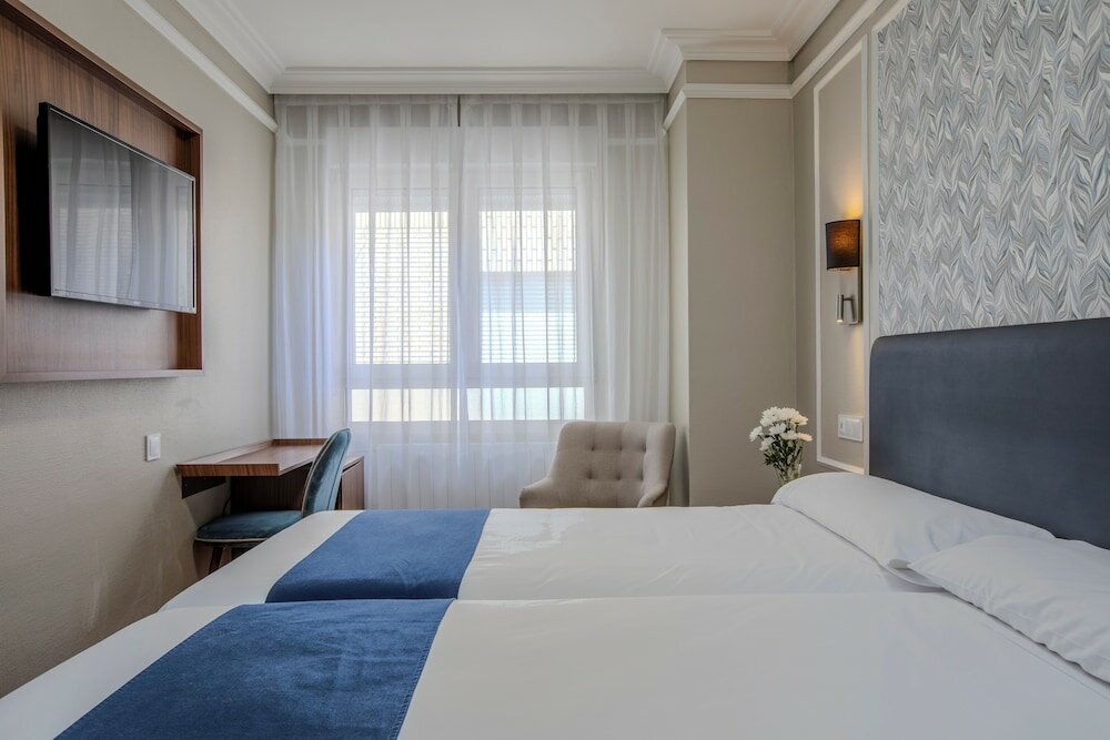 Фото Hotel Corona De Castilla Burgos