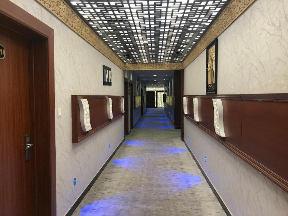 Фото Meral Crown Hotel
