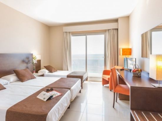 Фото Hotel Bahía Calpe by Pierre & Vacances