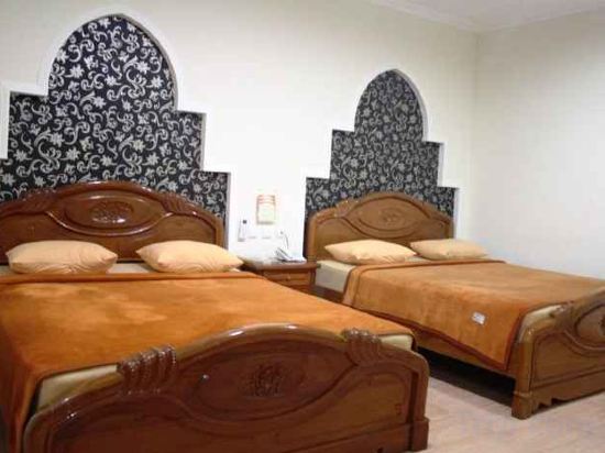 Фото Lingga Hotel