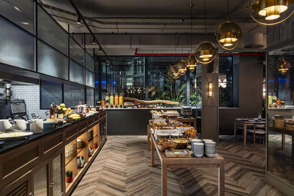 Фото Radisson Red Madrid