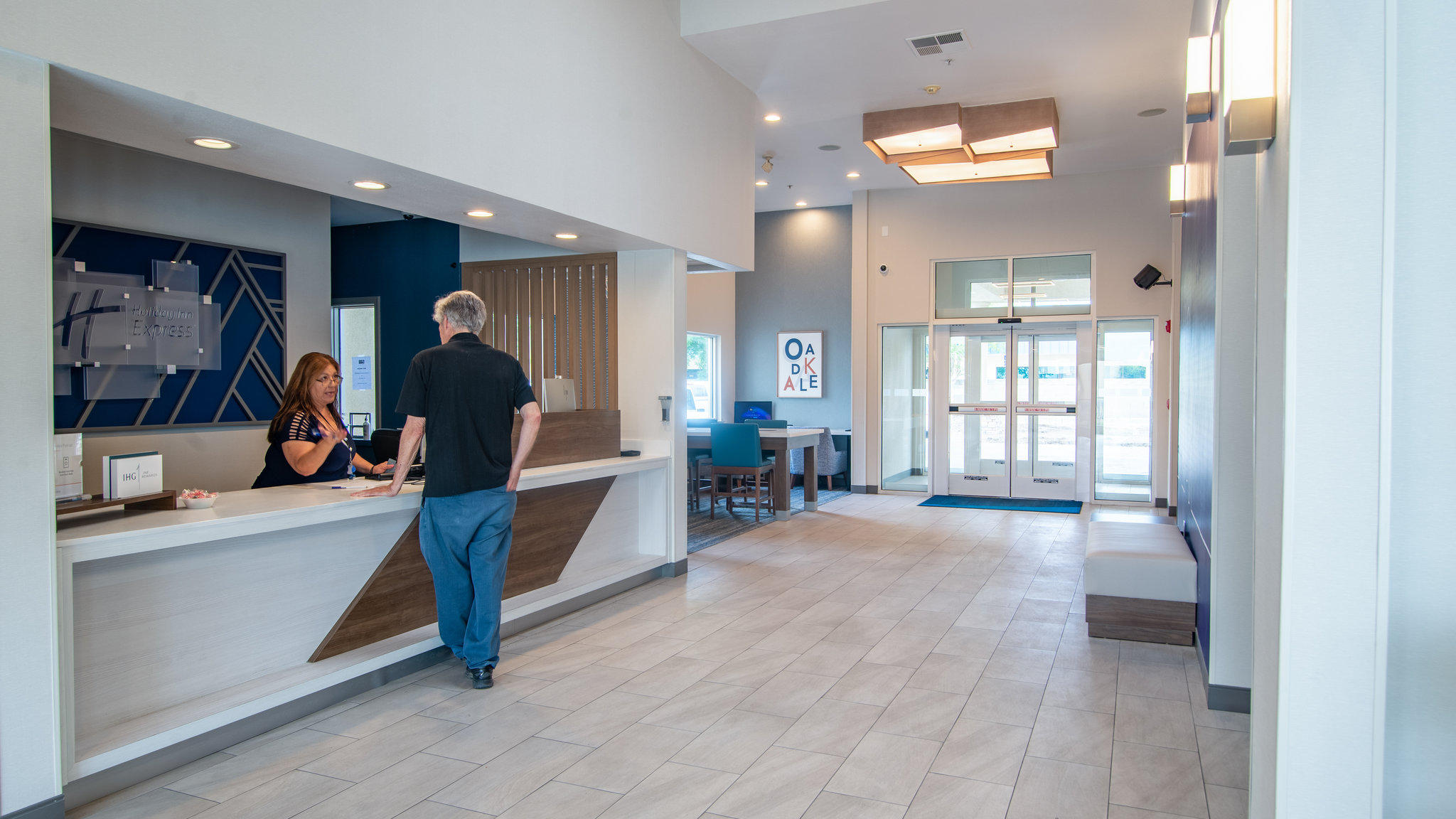 Фото Holiday Inn Express Oakdale, an Ihg Hotel