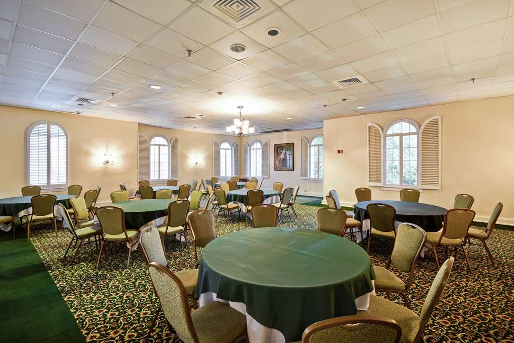Фото Embassy Suites by Hilton Charleston Historic District