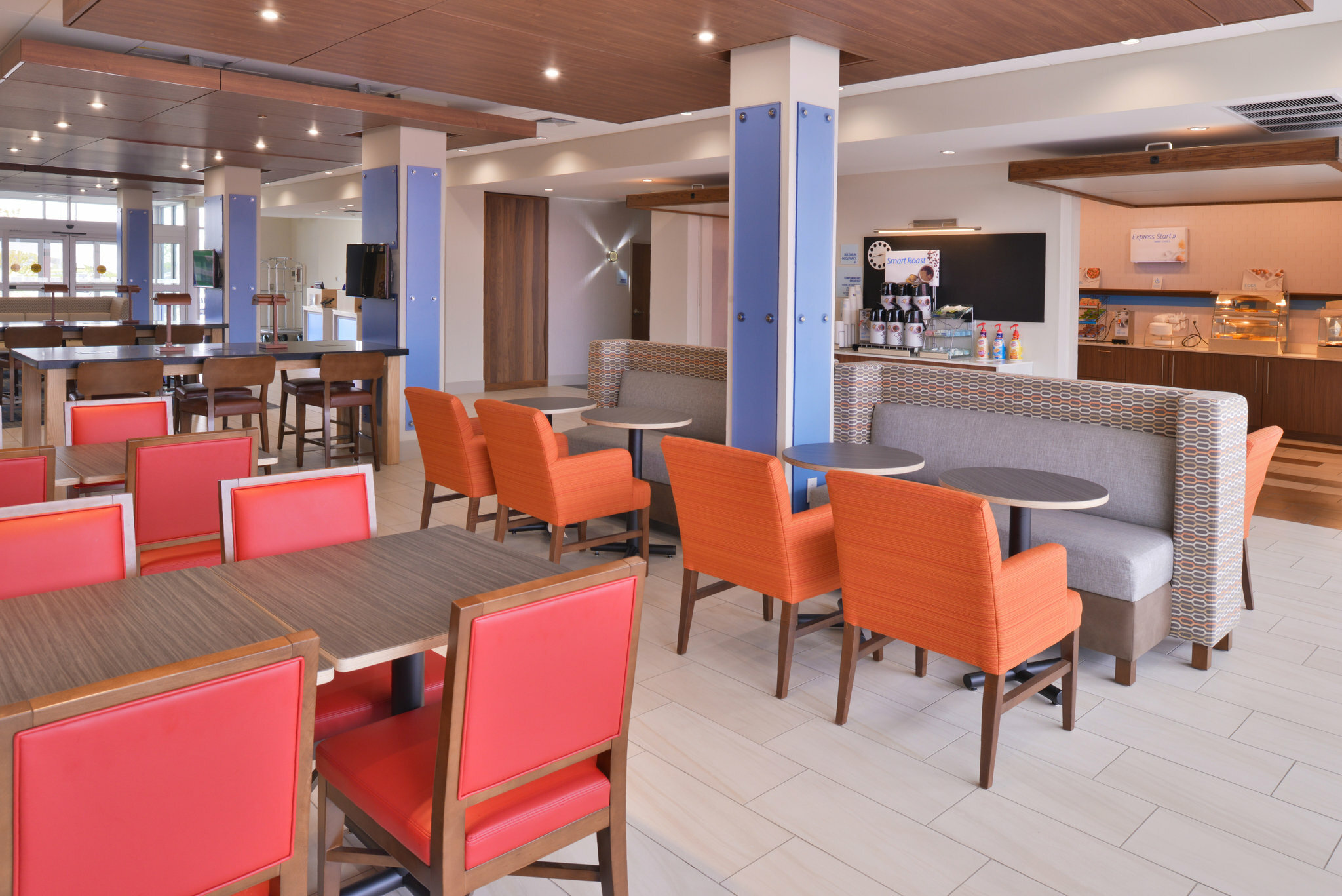 Фото Holiday Inn Express & Suites Madison, an Ihg Hotel