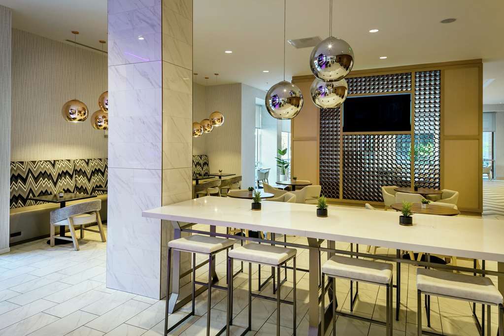 Фото Hilton Garden Inn Seattle Bellevue Downtown, Wa