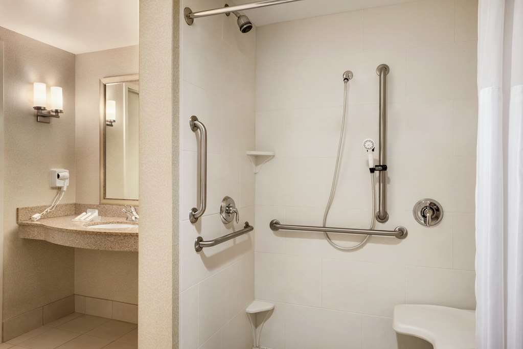 Фото Hilton Garden Inn Minneapolis Downtown